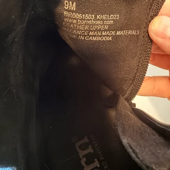 Born Women's Black Leather Ankle Booties Zip up size 9 - Picture 6 of 6